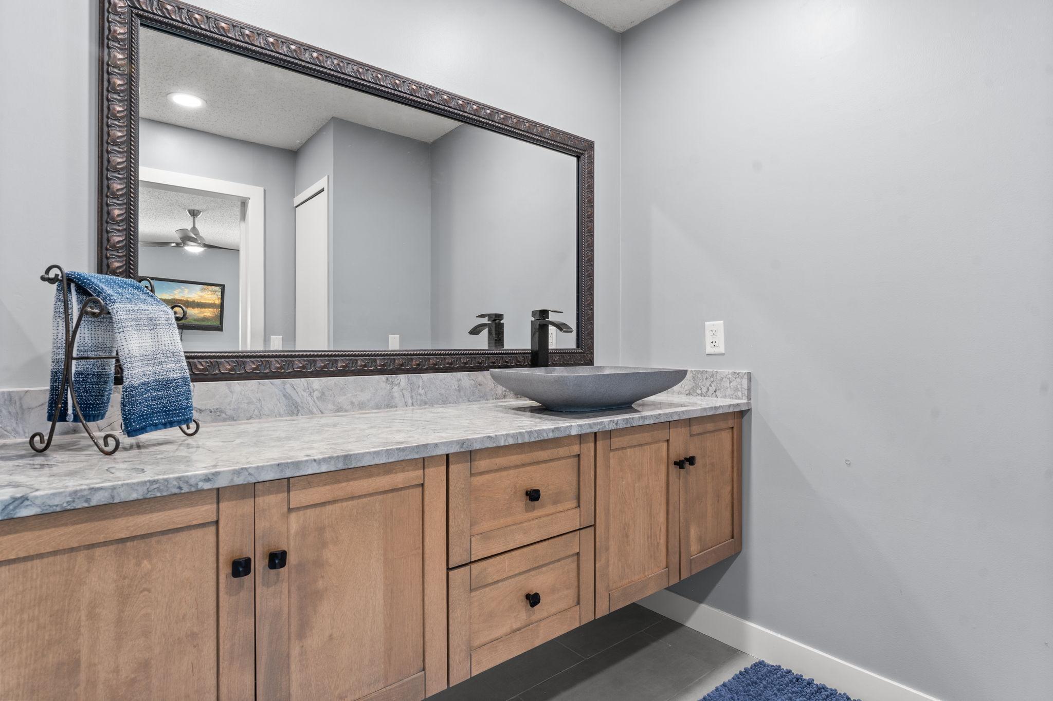 44-web-or-mls-5550 Bimini Dr-228.jpg