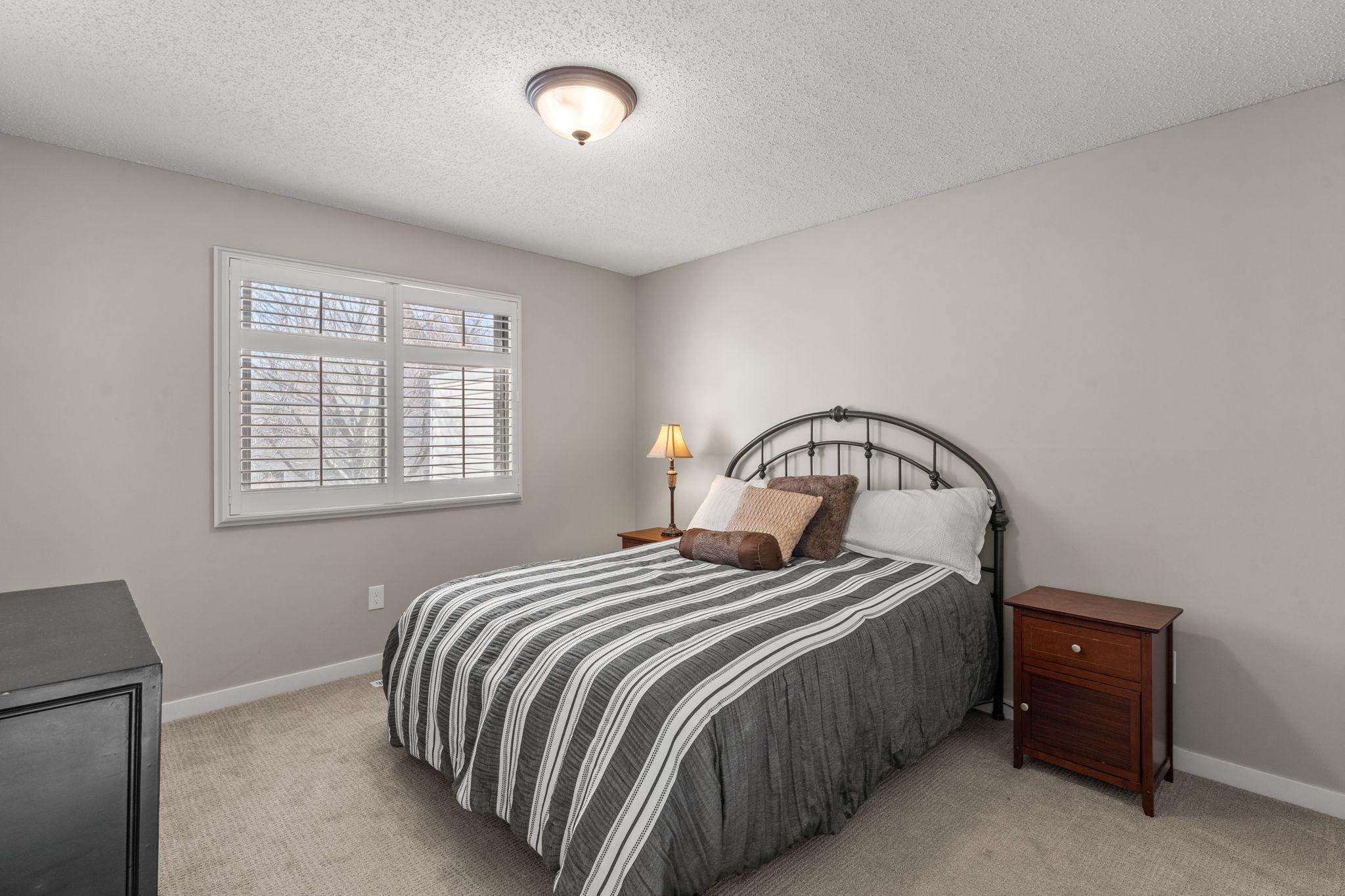 47-web-or-mls-5550 Bimini Dr-188.jpg