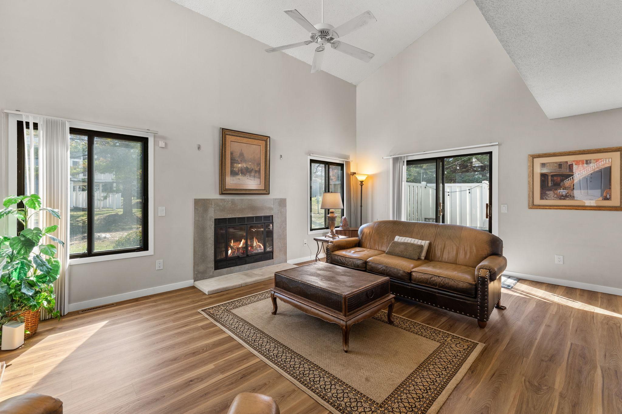 17-web-or-mls-5550 Bimini Dr-73.jpg