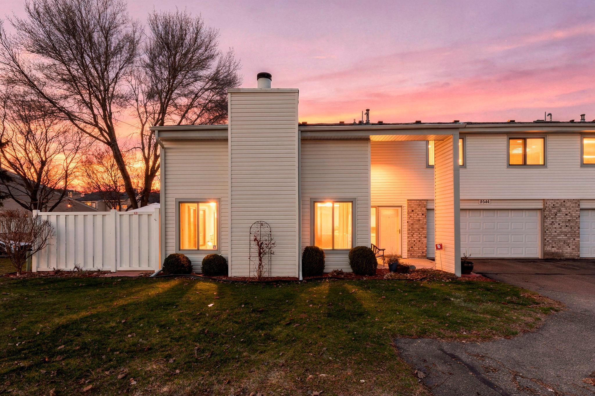 1-web-or-mls-5550 Bimini Dr-6 copy.jpg