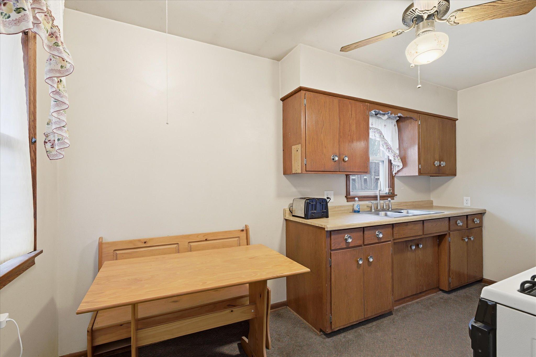 Cozy dining area within the kitchen, perfect for everyday meals.