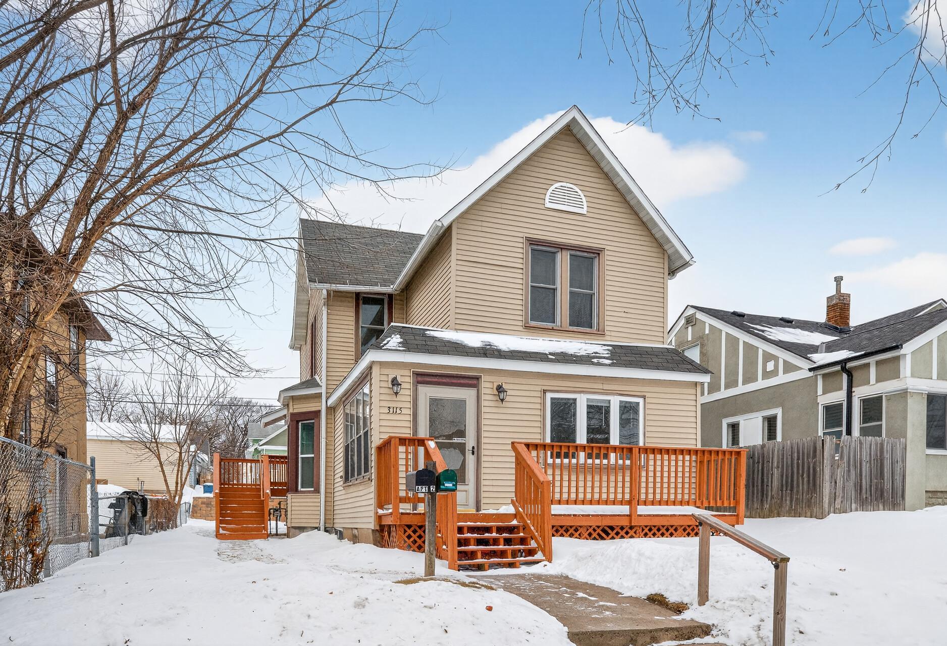 Great refinished up and down Duplex ready for you!!!