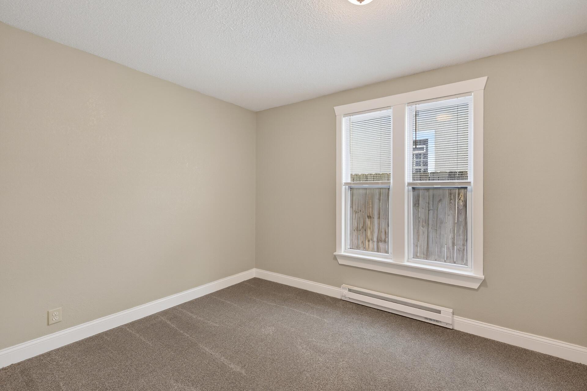09_3115_Logan_Ave_N9_mls.jpg