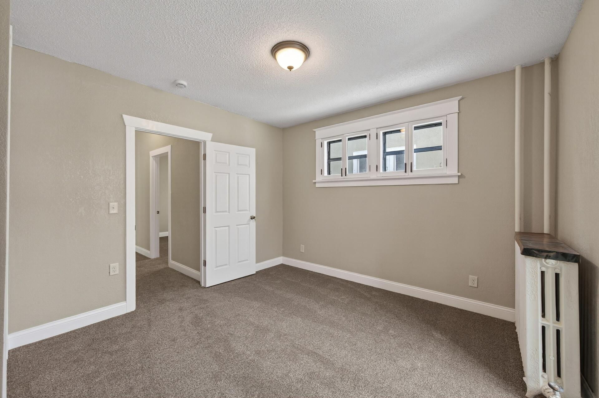 08_3115_Logan_Ave_N8_mls.jpg