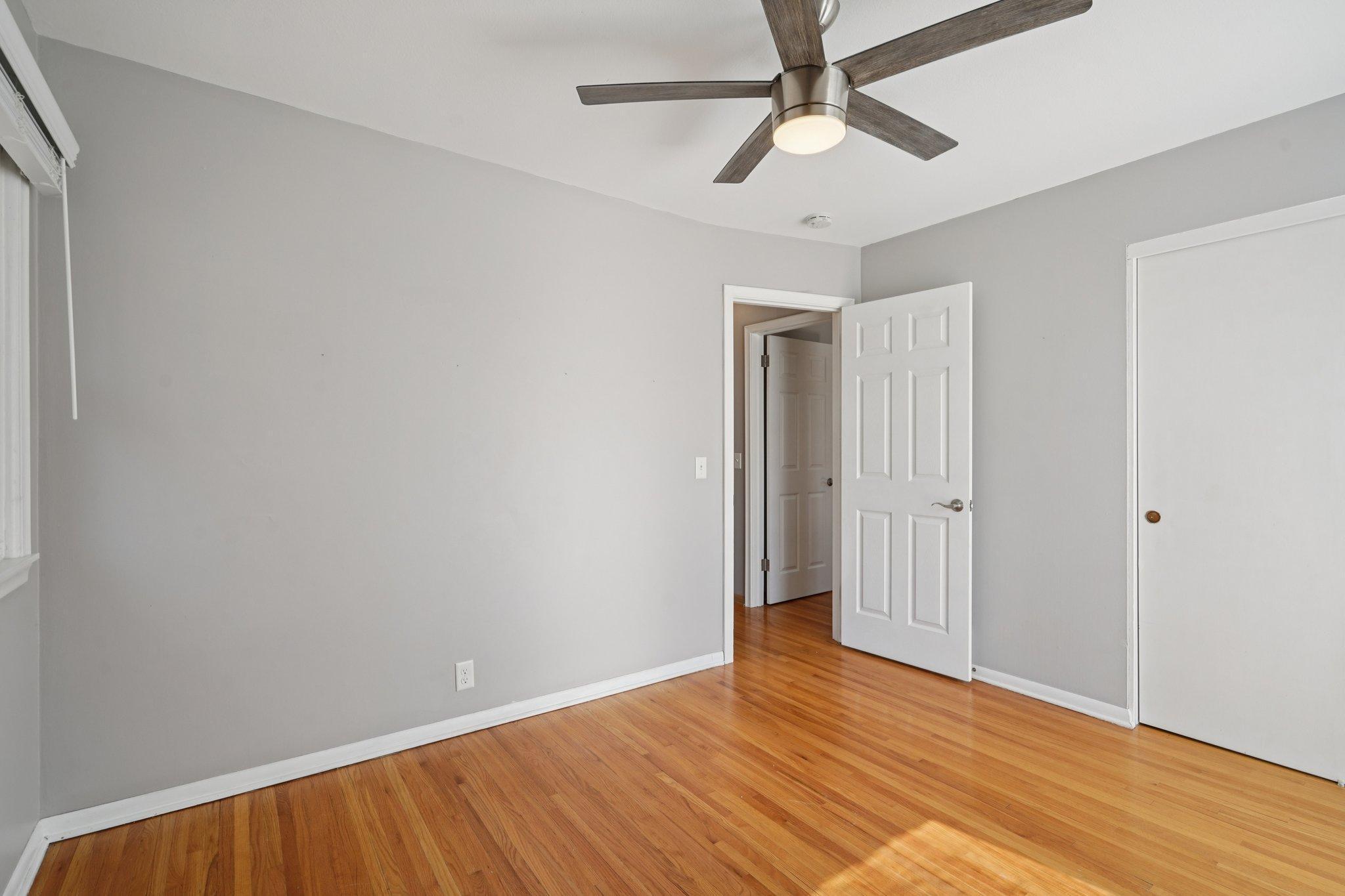 24-web-or-mls-Plymouth Ave N-S0704-024.jpg