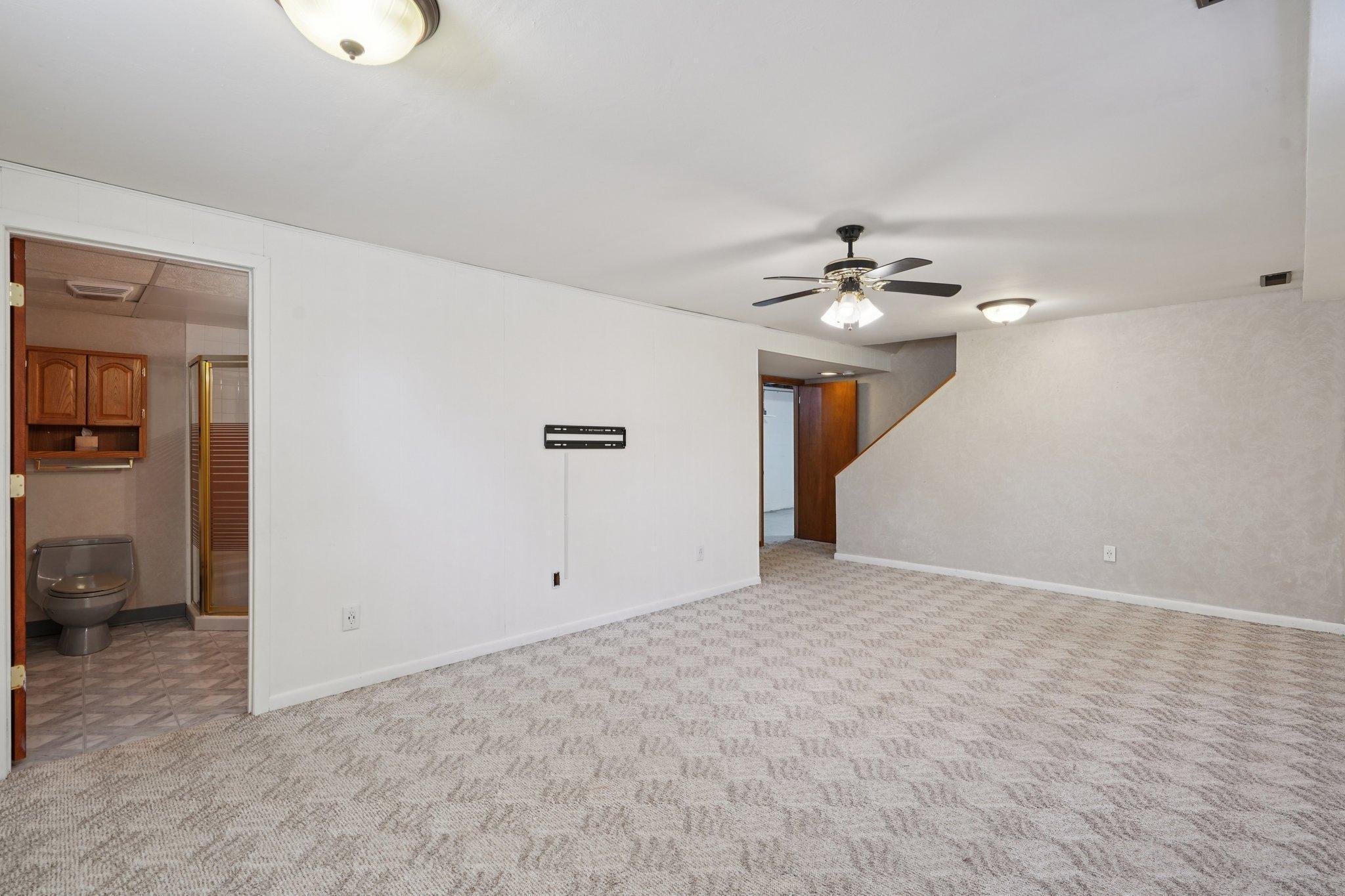 17-web-or-mls-Plymouth Ave N-S0704-017.jpg