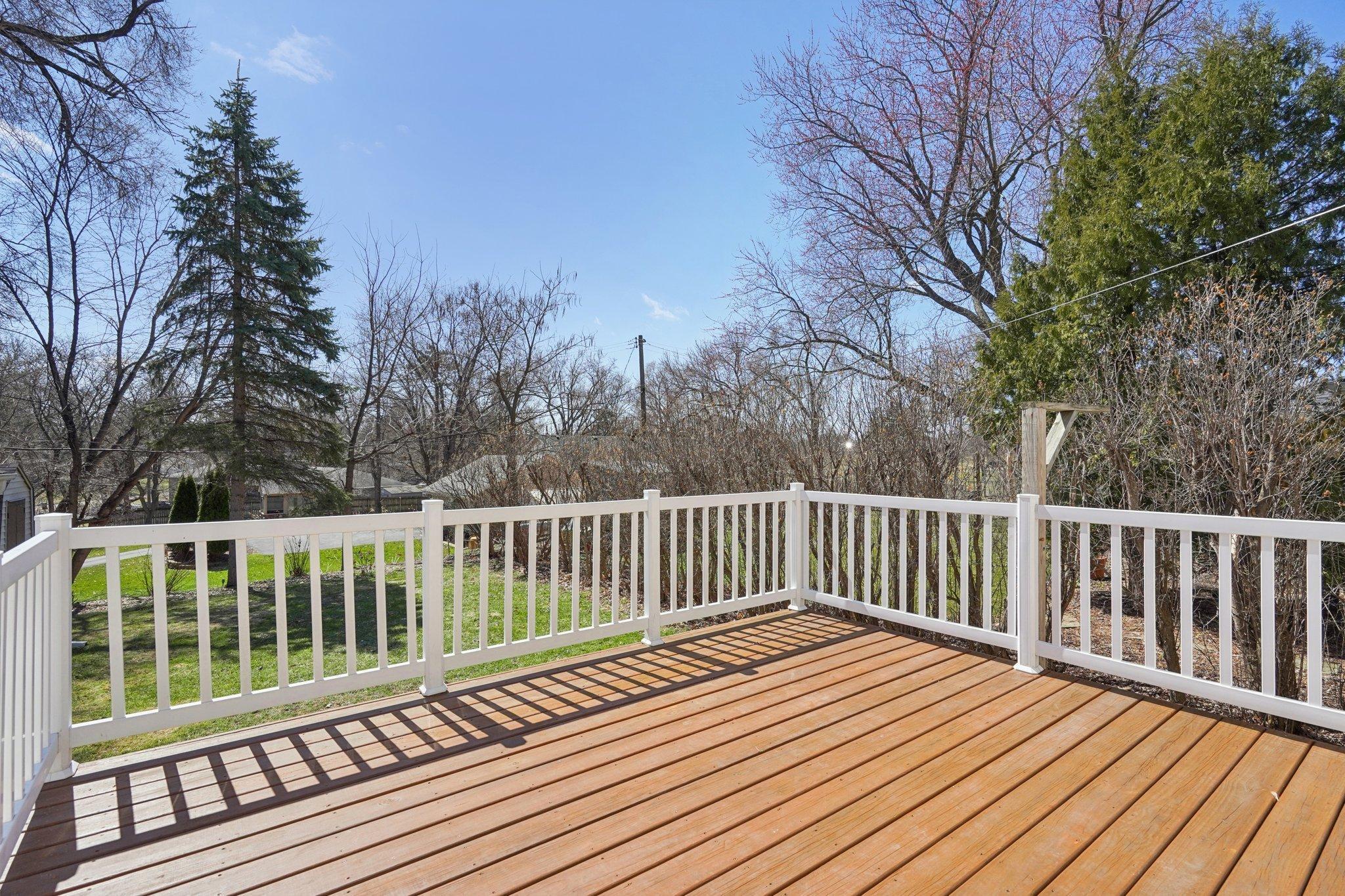 33-web-or-mls-Plymouth Ave N-S0704-033.jpg