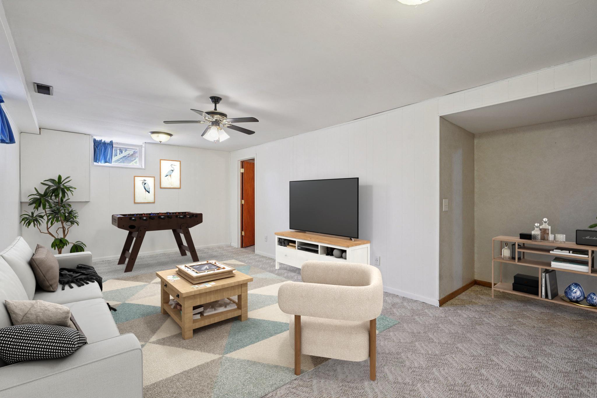 16-web-or-mls-Plymouth-Ave-N-S0704-016 VS.jpg