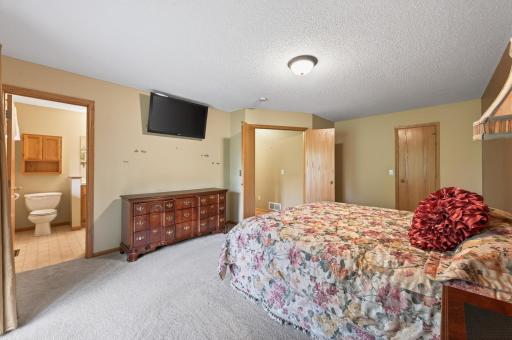 26987 Bayshore Drive NW, Isanti, MN 55040