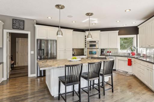 3832 Fairway Terrace, Woodbury, MN 55125