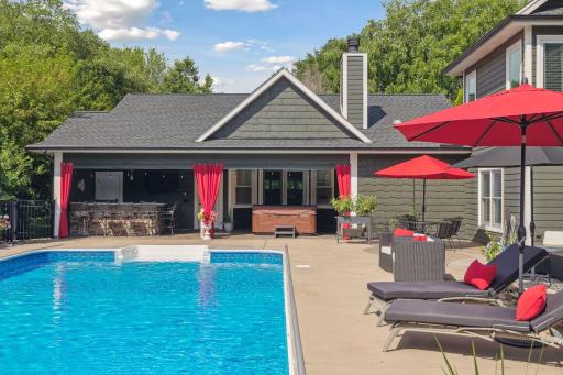 3832 Fairway Terrace, Woodbury, MN 55125