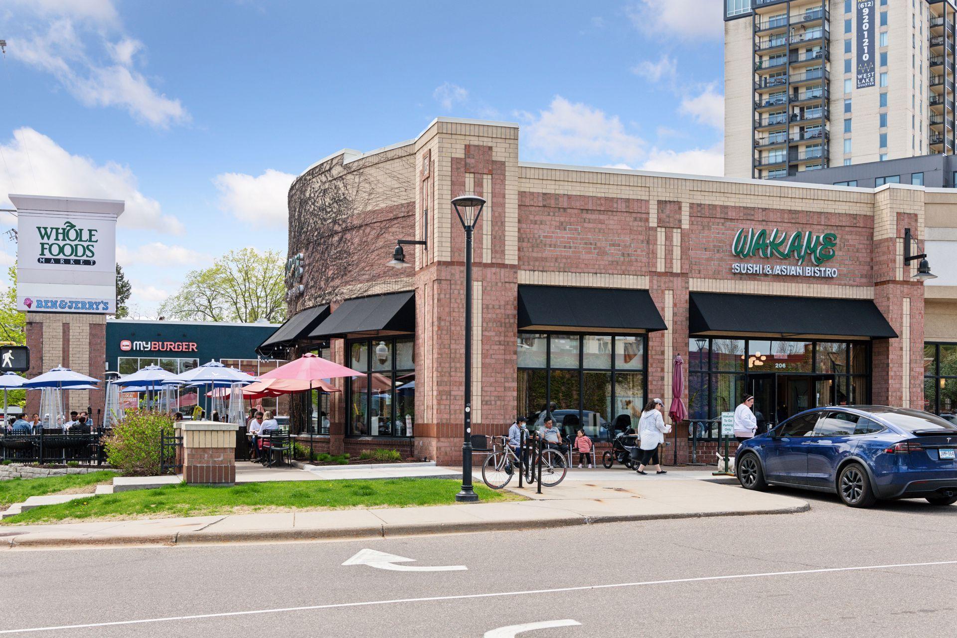 Easily walkable to Whole Foods, great dining options, and Portal Thermaculture sauna and cold therapy.