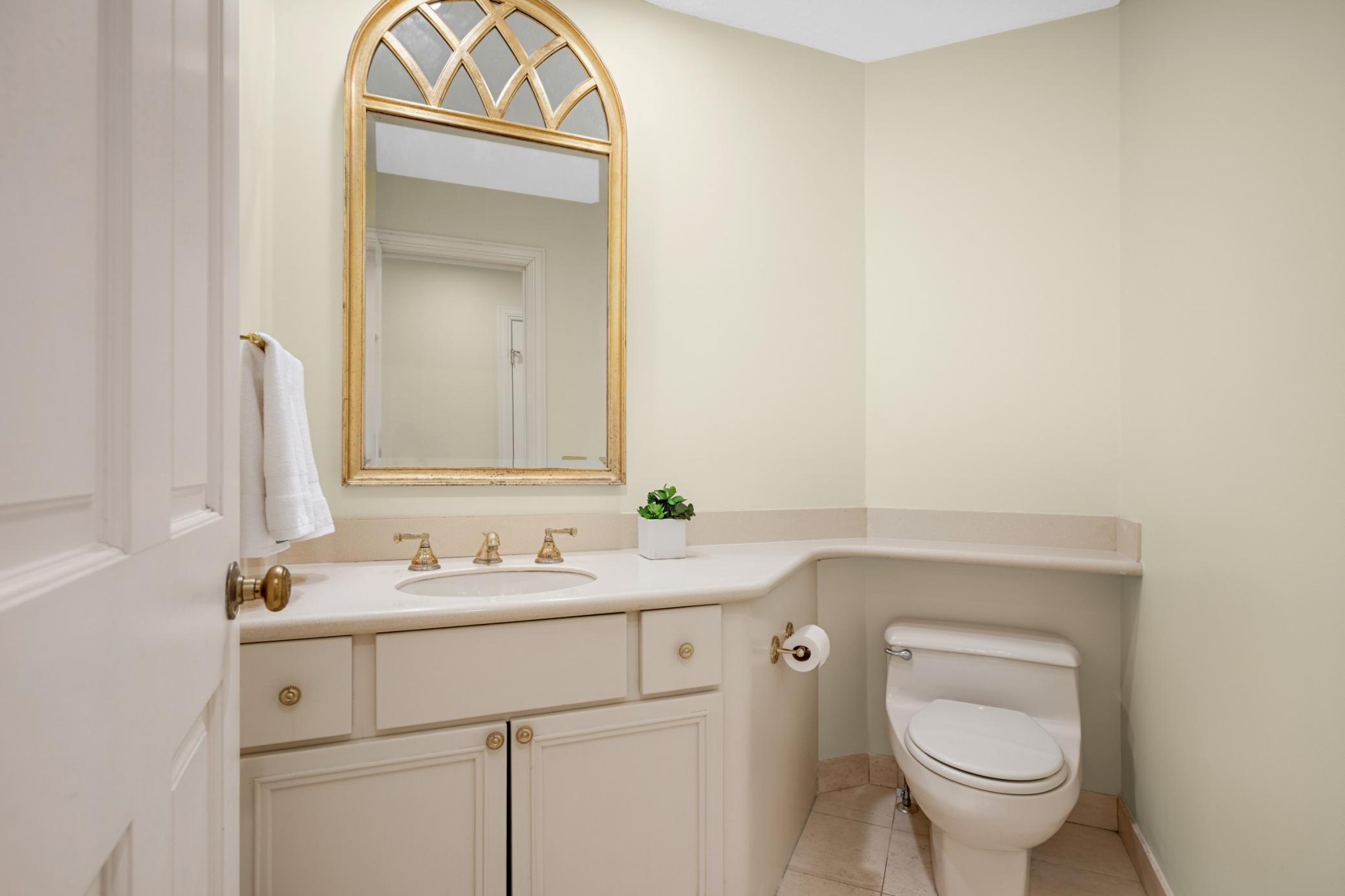 Main floor power room