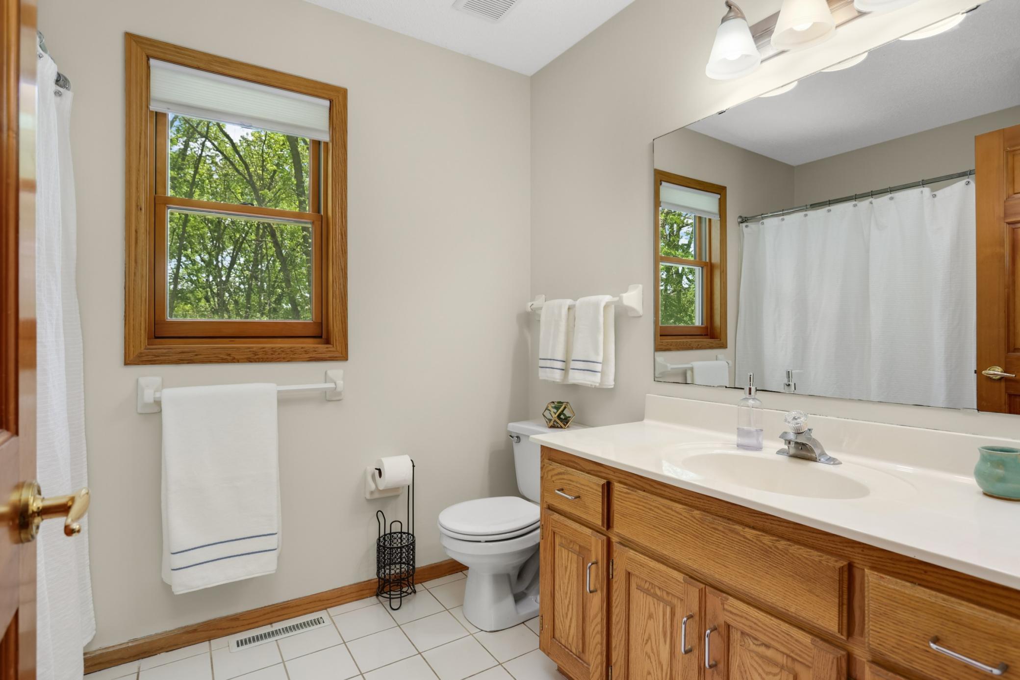 Upper level hall bathroom