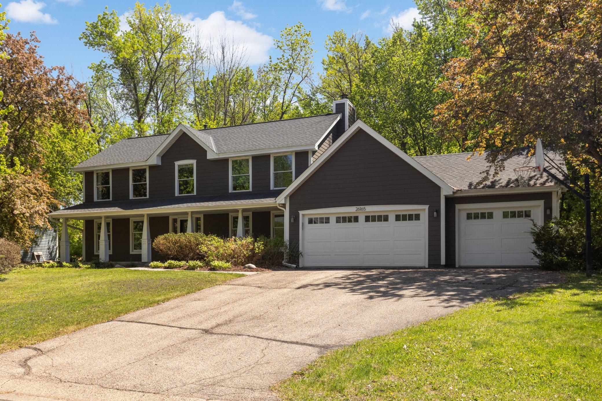 Hardie siding and a newer roof!
