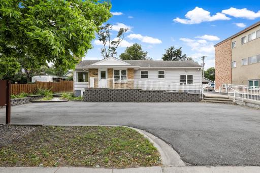 3821 W Broadway Avenue, Minneapolis, MN 55422