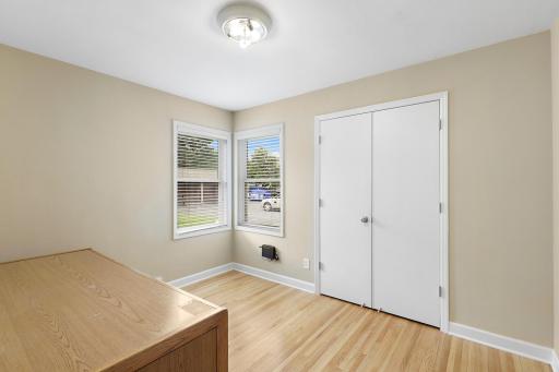 3821 W Broadway Avenue, Minneapolis, MN 55422