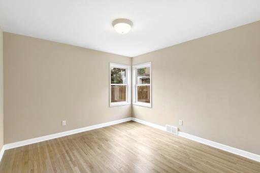 3821 W Broadway Avenue, Minneapolis, MN 55422