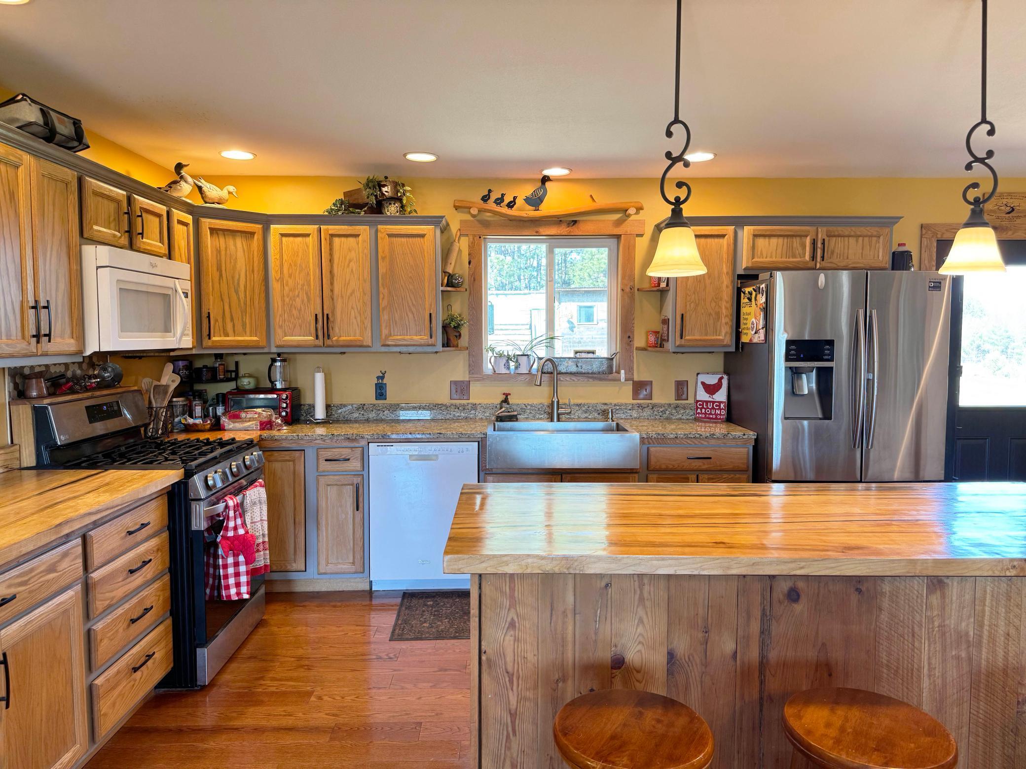 Another closer look at the kitchen.