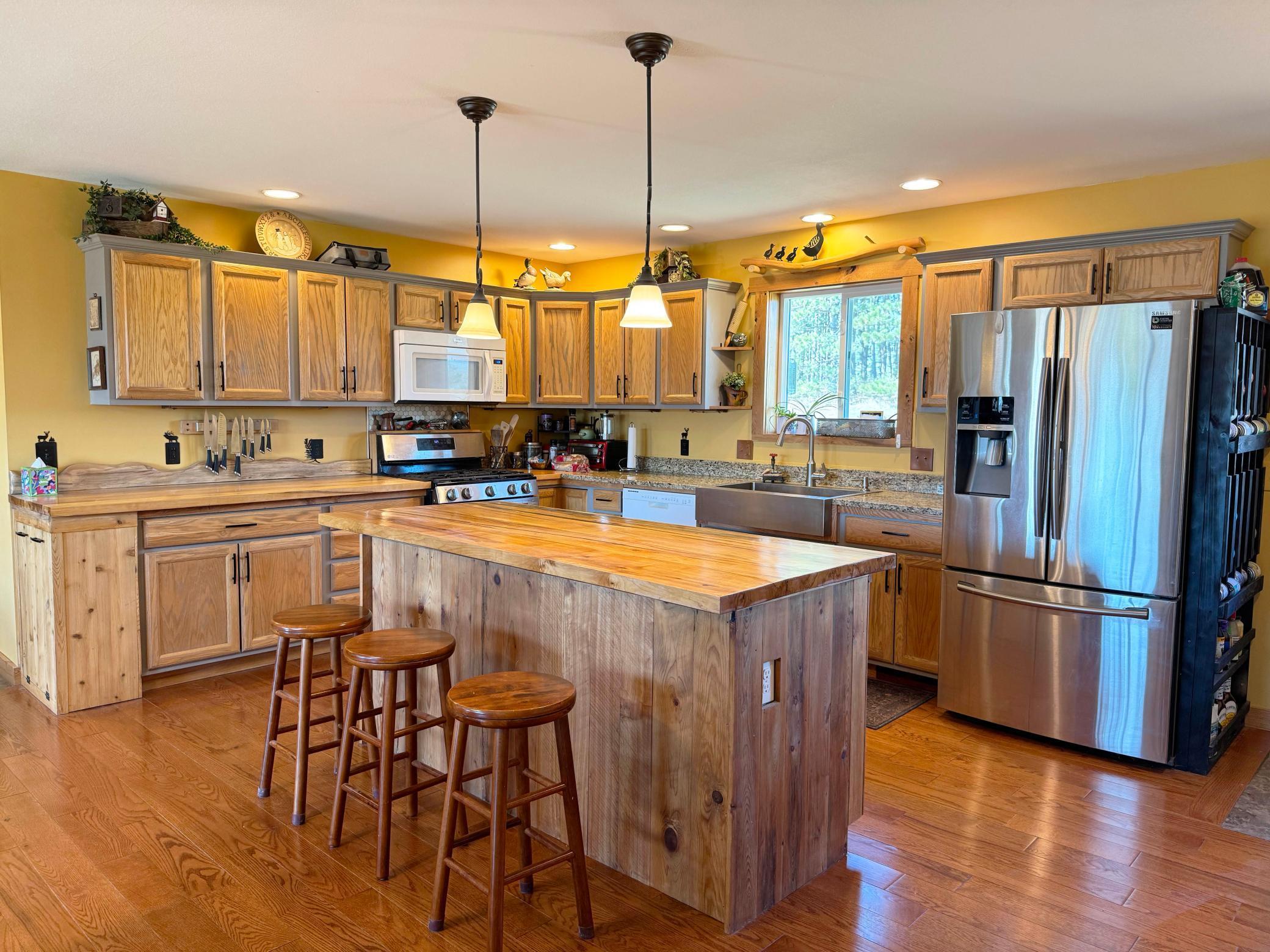 A shot of the kitchen.