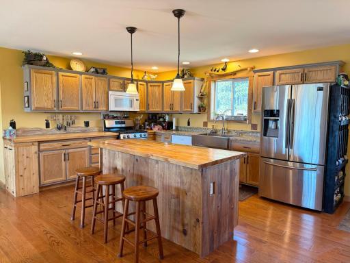 A shot of the kitchen.