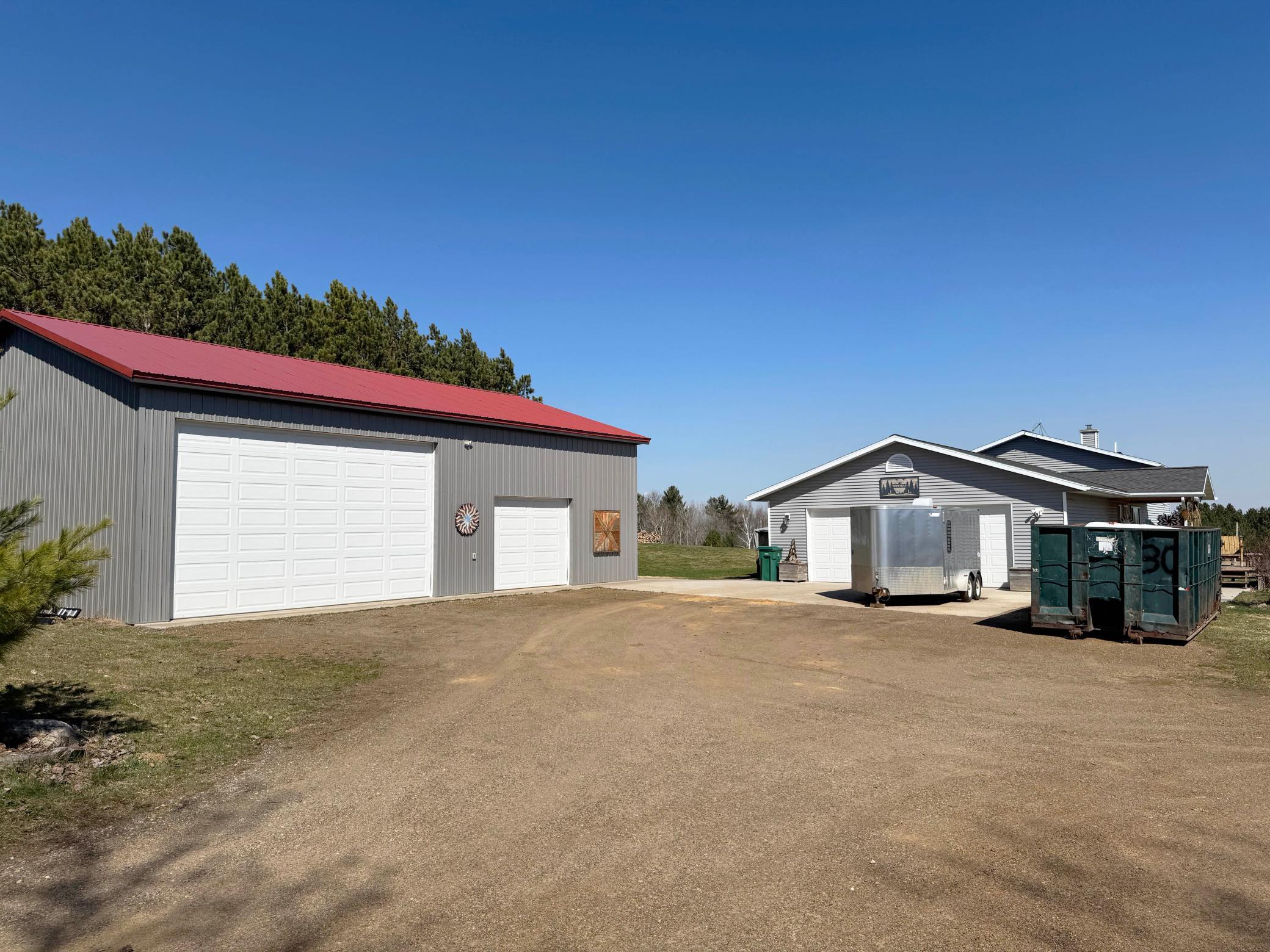 One more look at the home and pole shed from the driveway.