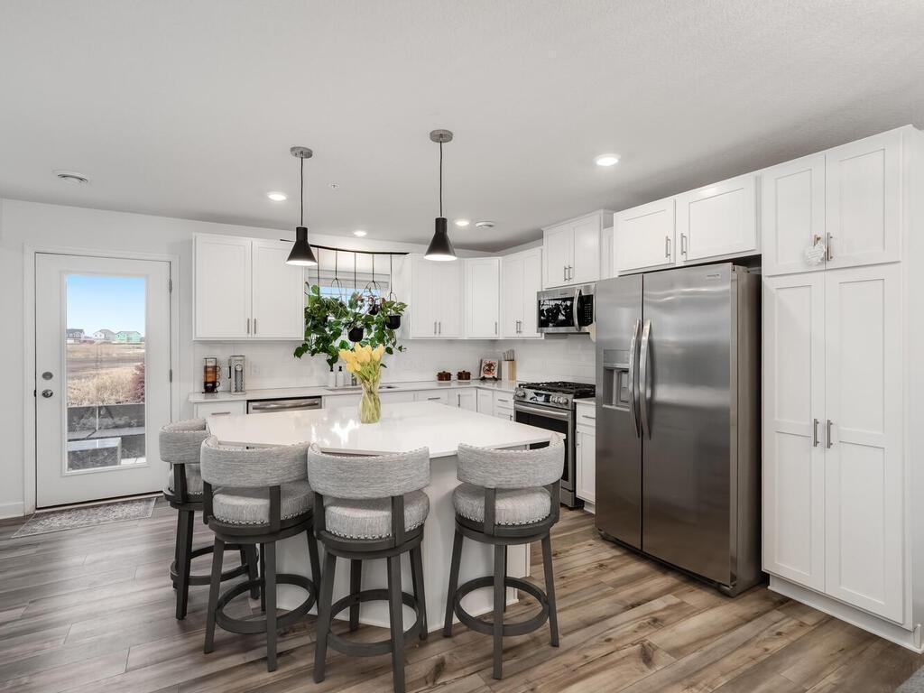 Open Concept Kitchen, Quartz Countertops, Spacious Center Island