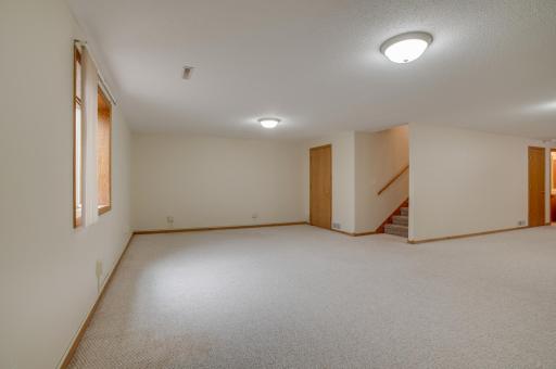 560 41st Avenue S, Moorhead, MN 56560