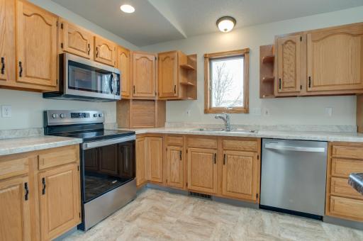 560 41st Avenue S, Moorhead, MN 56560