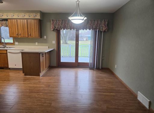 614 11th Street N, Mountain Lake, MN 56159