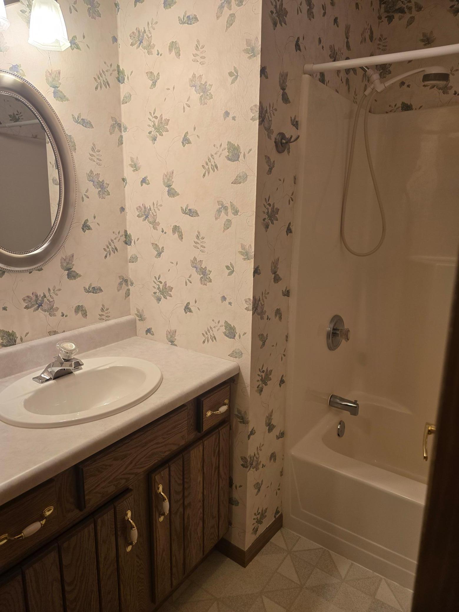 main floor 4 pc. bath