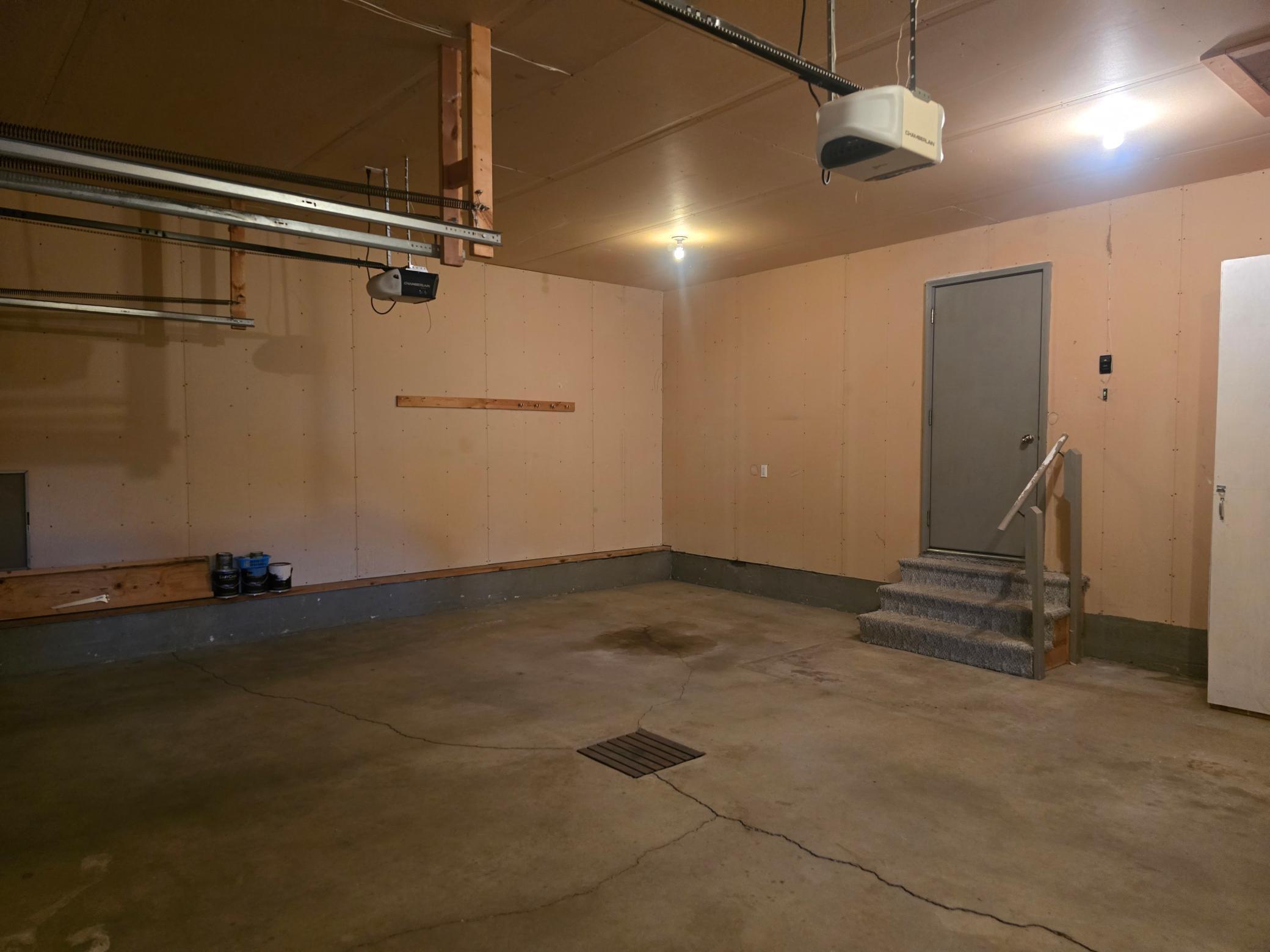 plenty of garage space