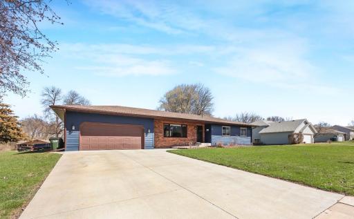 2 6th Avenue S, Sartell, MN 56377