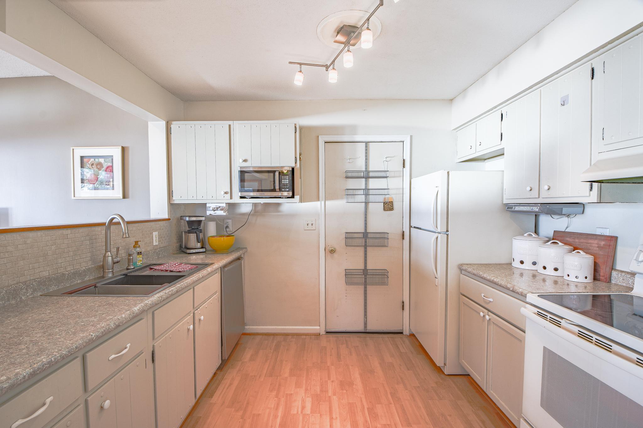 6705 Riverview Loop-45.jpg