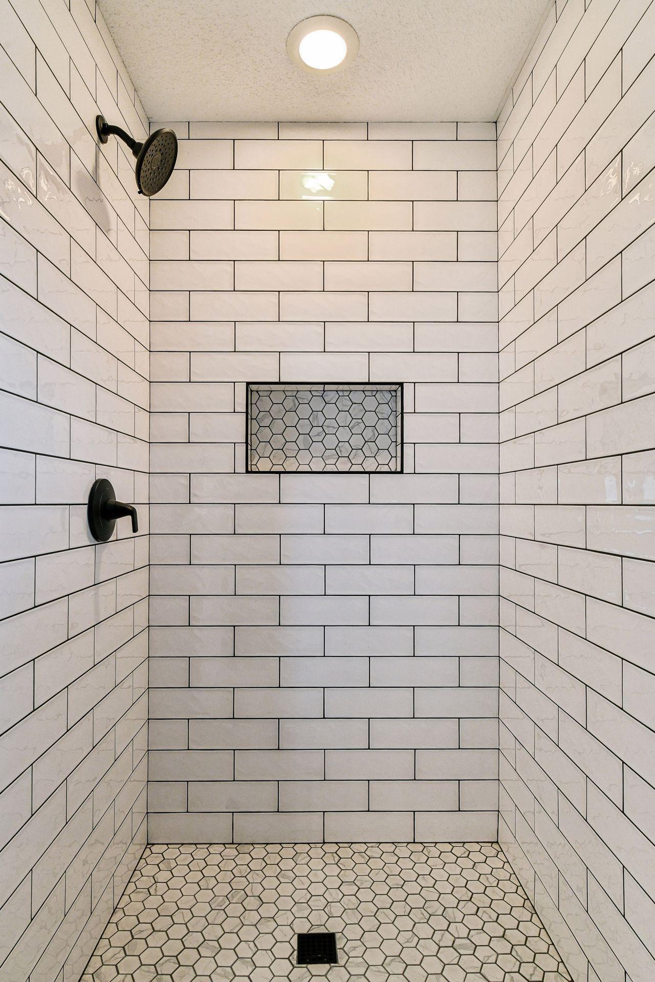 1944 Creekview Court - Spacecrafting - 0034.jpg