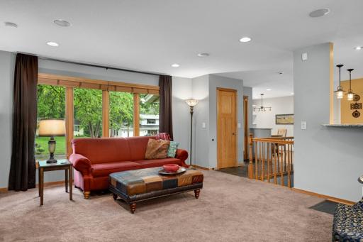 9717 Russell Avenue S, Minneapolis, MN 55431