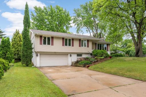 9717 Russell Avenue S, Minneapolis, MN 55431