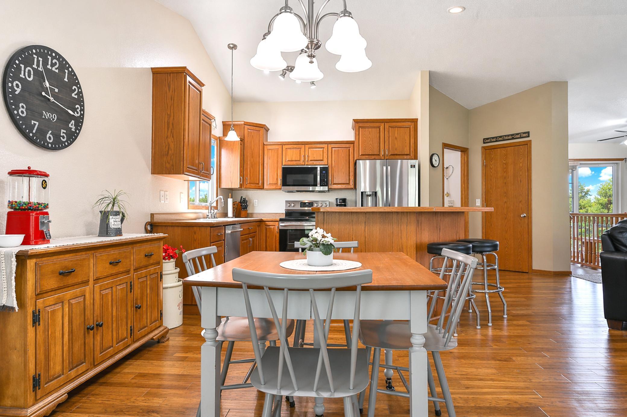 Dining area looking toward kitchen