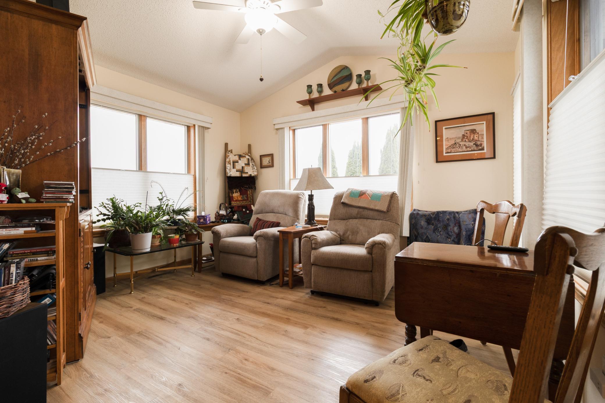 Enjoy Entertaining in the Sunroom