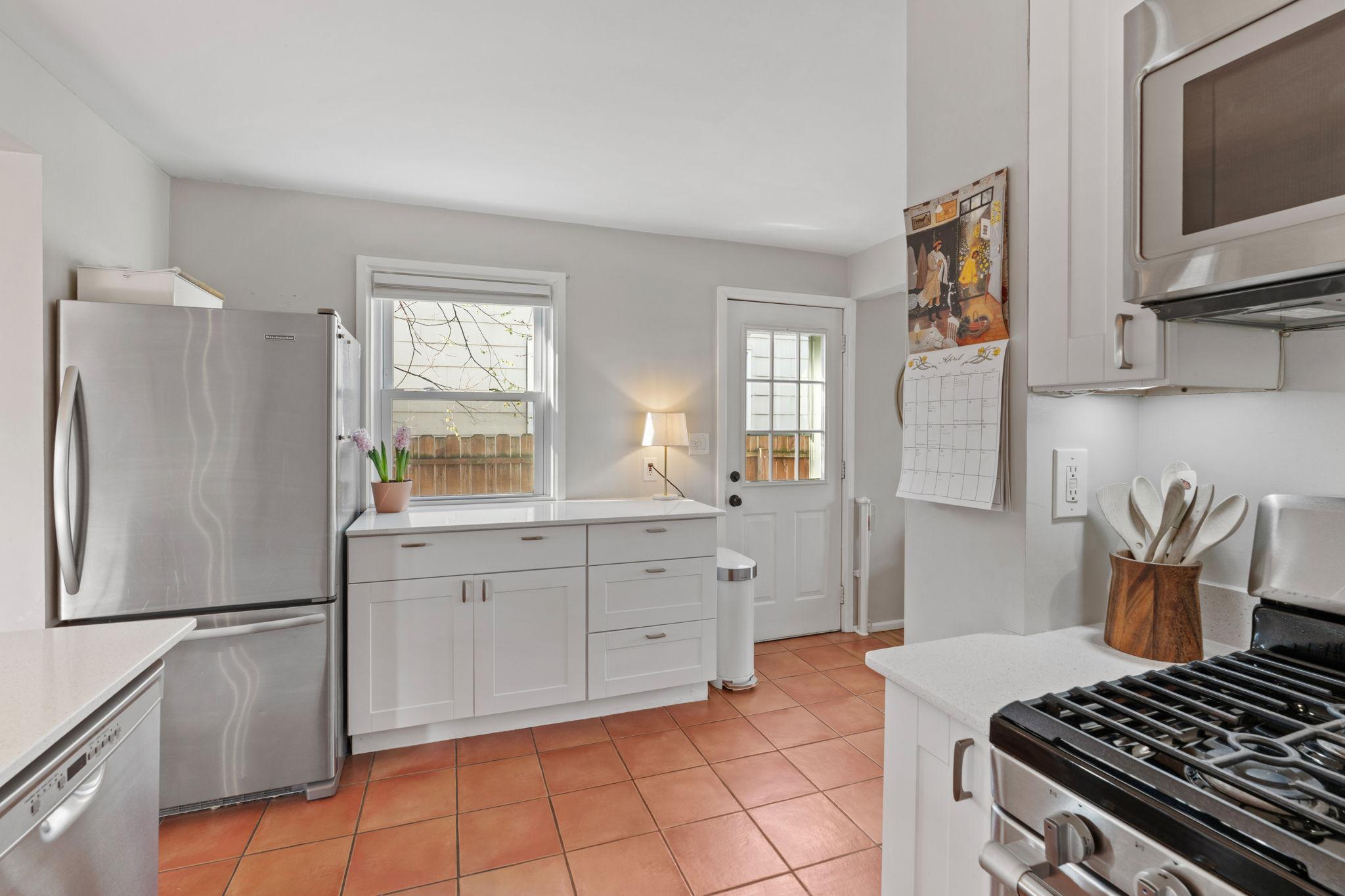 26-web-or-mls-6115 Upton Ave S-26.jpg