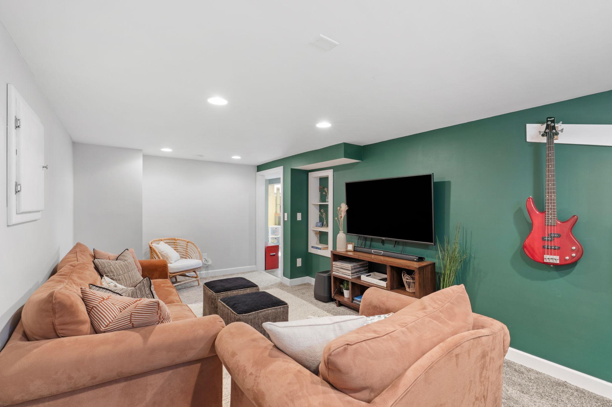 50-web-or-mls-6115 Upton Ave S-50.jpg