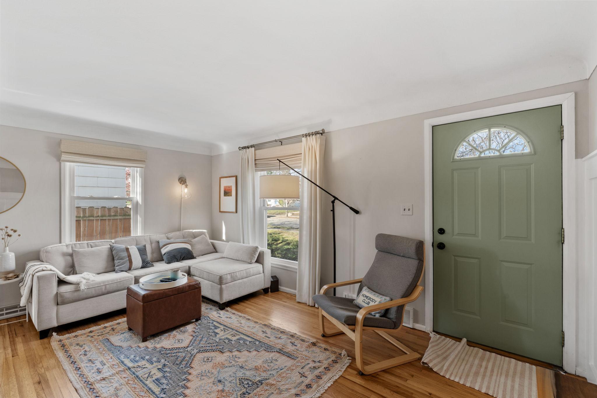 17-web-or-mls-6115 Upton Ave S-17.jpg