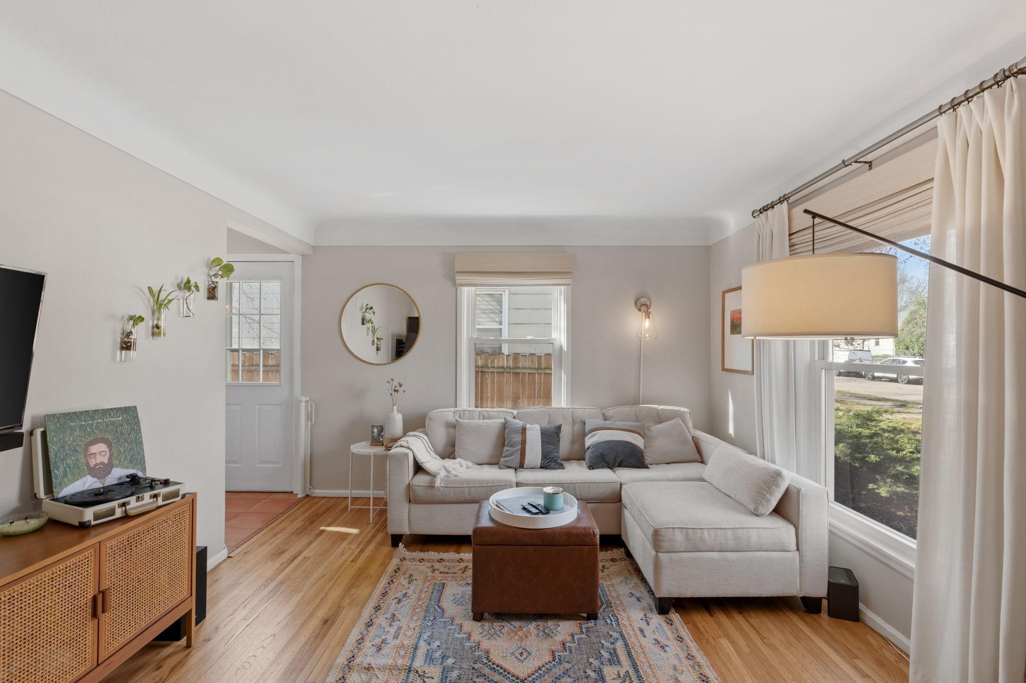 18-web-or-mls-6115 Upton Ave S-18.jpg