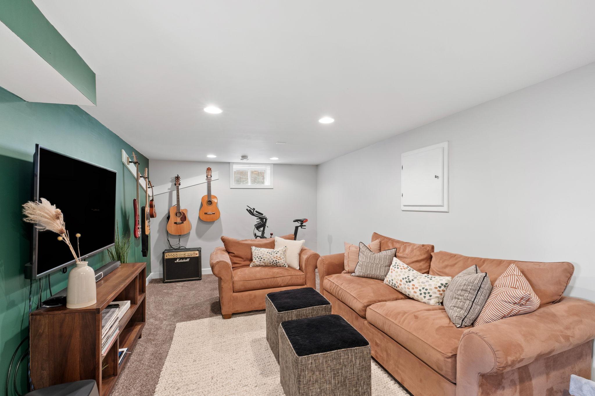 48-web-or-mls-6115 Upton Ave S-48.jpg