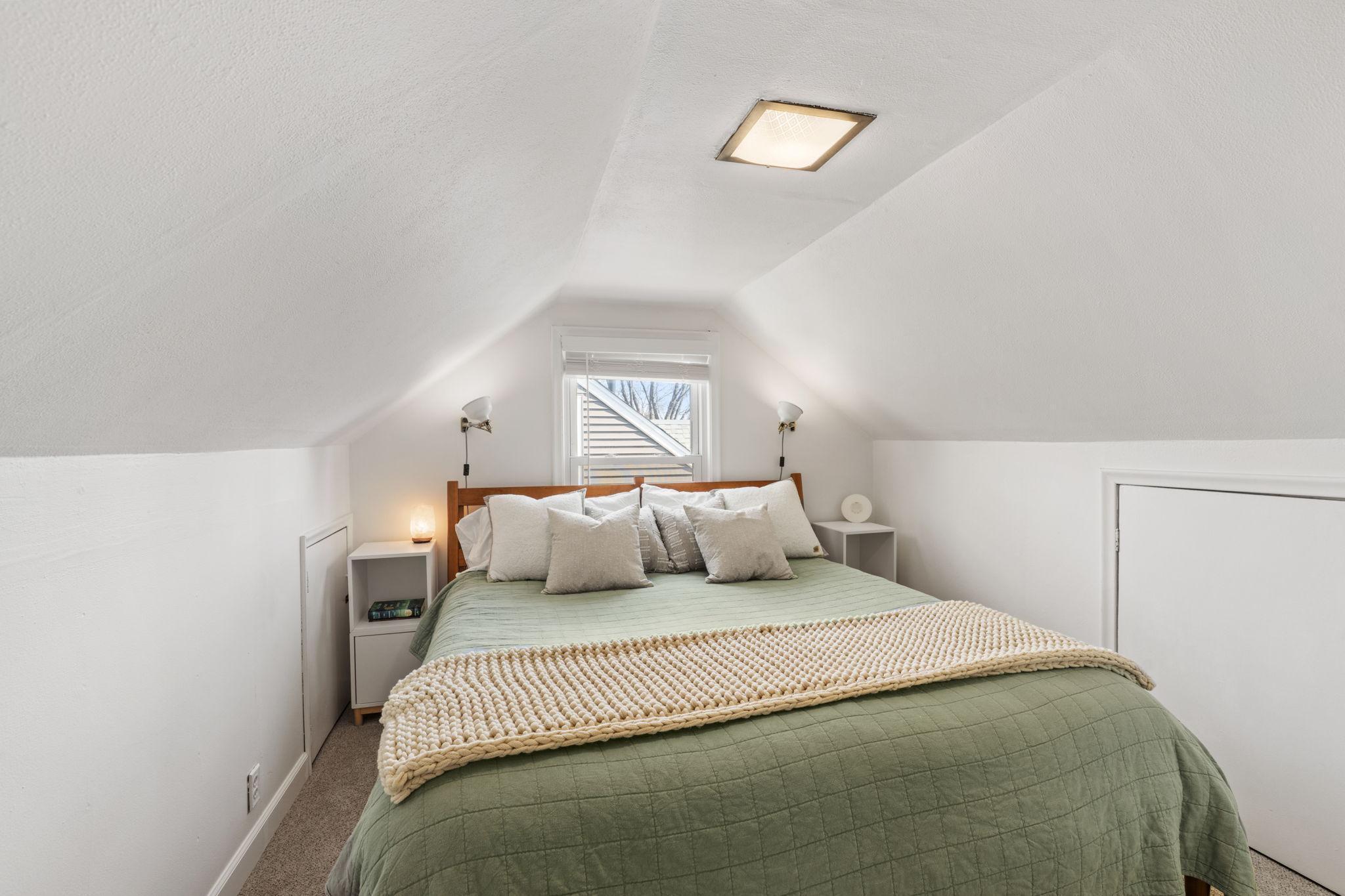 45-web-or-mls-6115 Upton Ave S-45.jpg