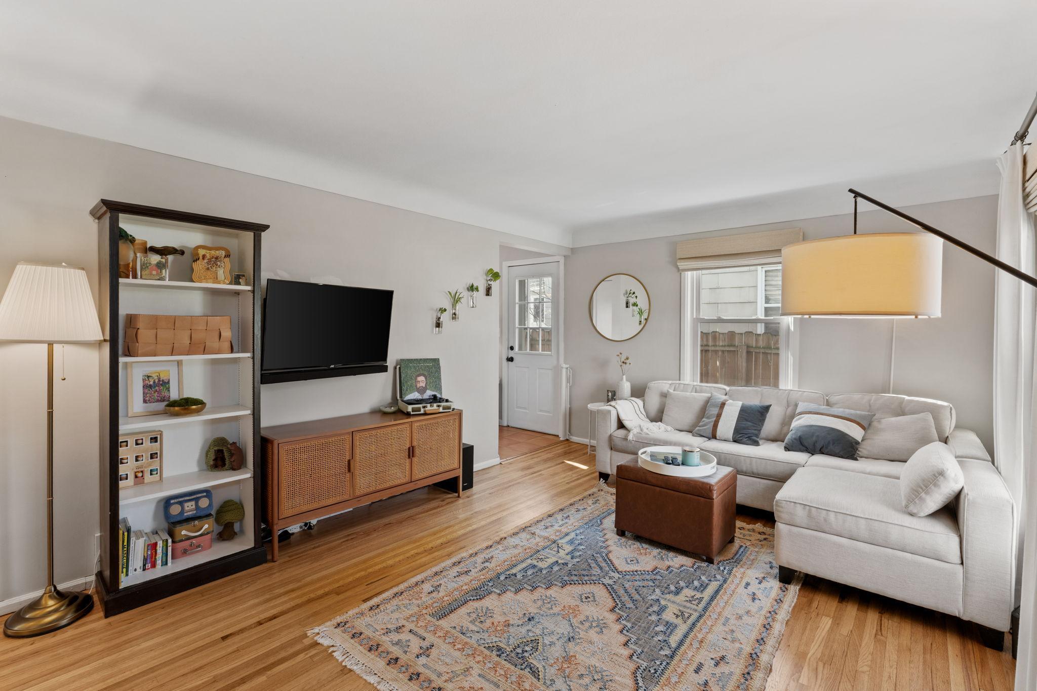 20-web-or-mls-6115 Upton Ave S-20.jpg