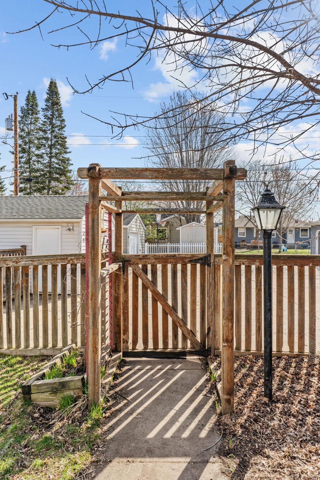 15-web-or-mls-6115 Upton Ave S-15.jpg