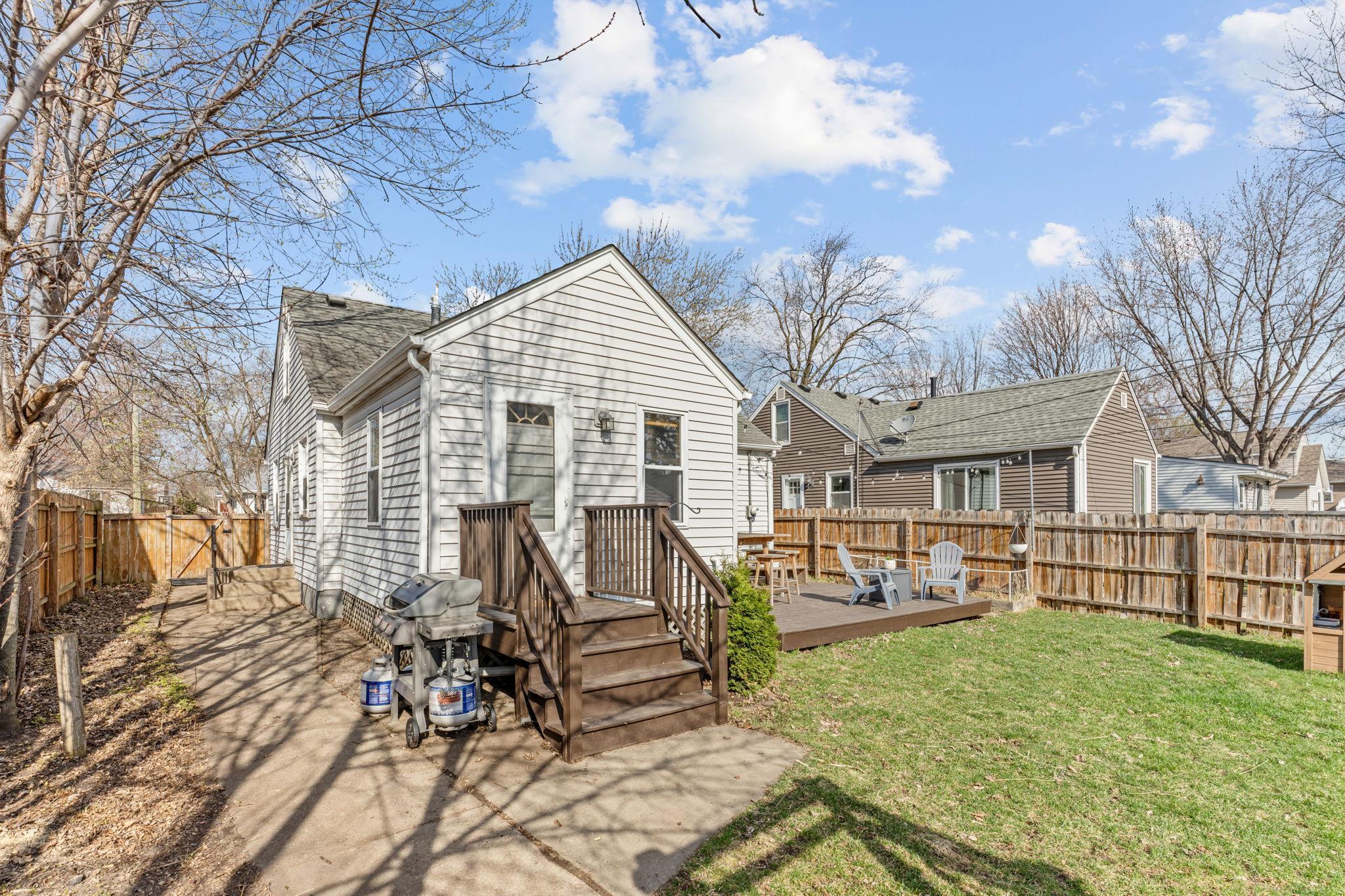 8-web-or-mls-6115 Upton Ave S-8.jpg