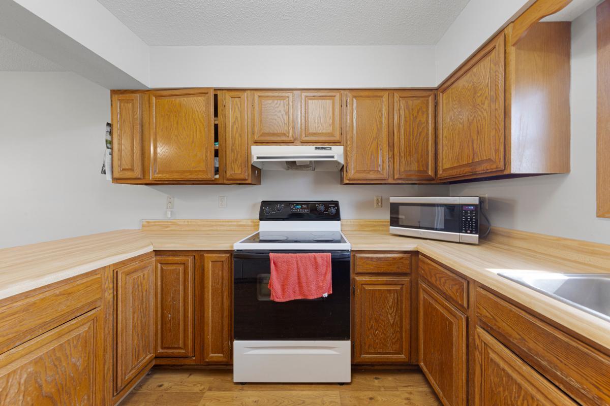 Full upper and lower cabinets all around for storing all your small appliances and gadgets