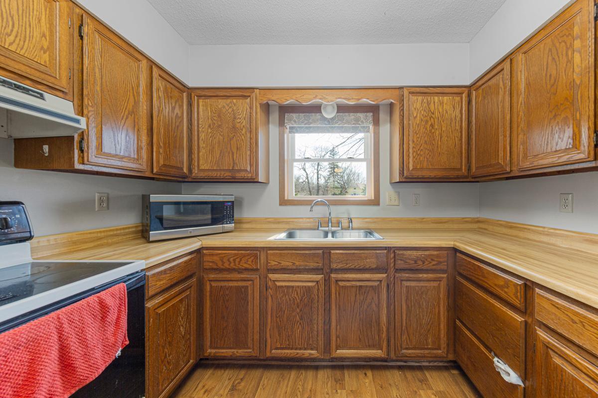 Great window for keeping track of front yard activities